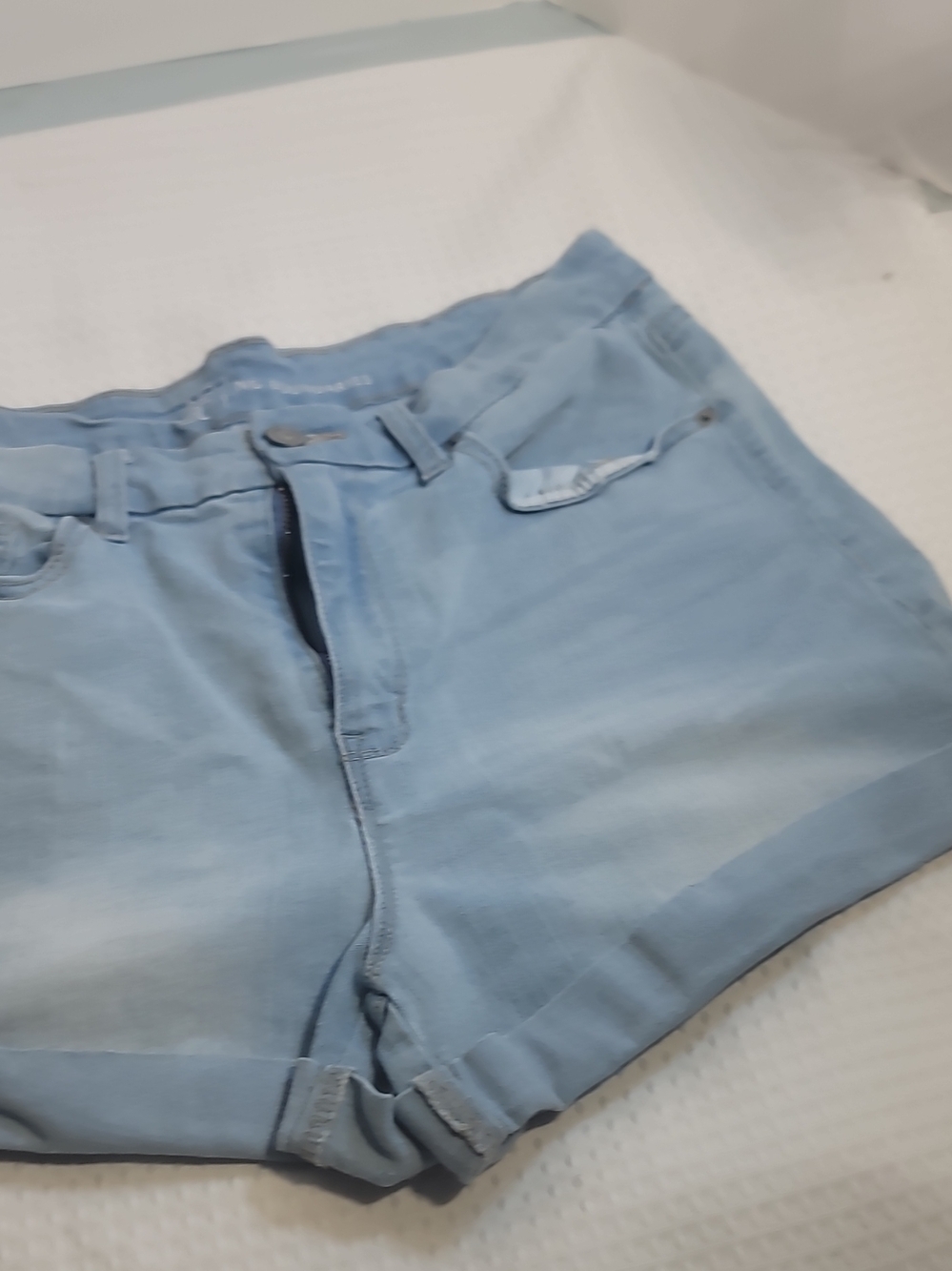No Boundaries Light Wash Denim Jean Shorts